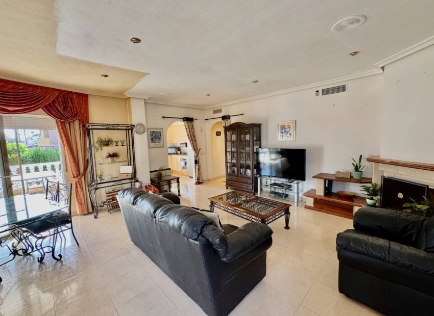 Resale - Villa - Benferri