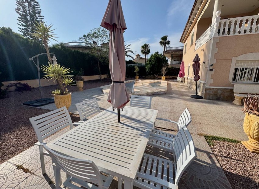 Resale - Villa - Benferri