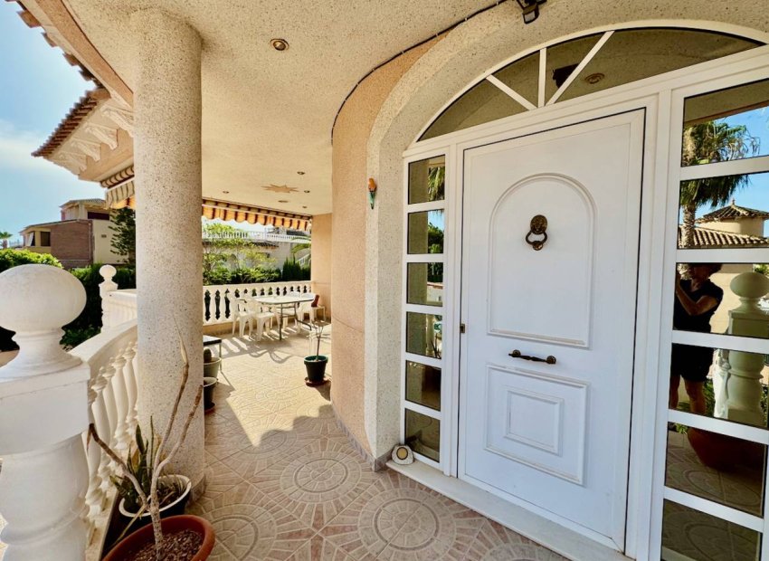 Resale - Villa - Benferri