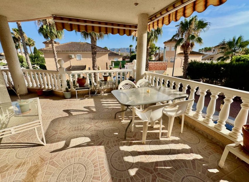 Resale - Villa - Benferri