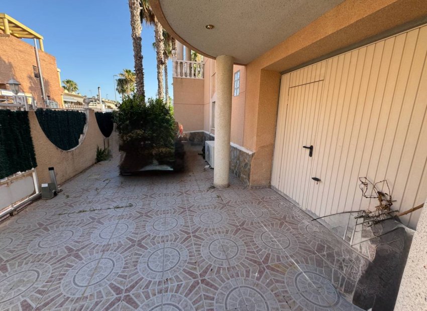 Resale - Villa - Benferri