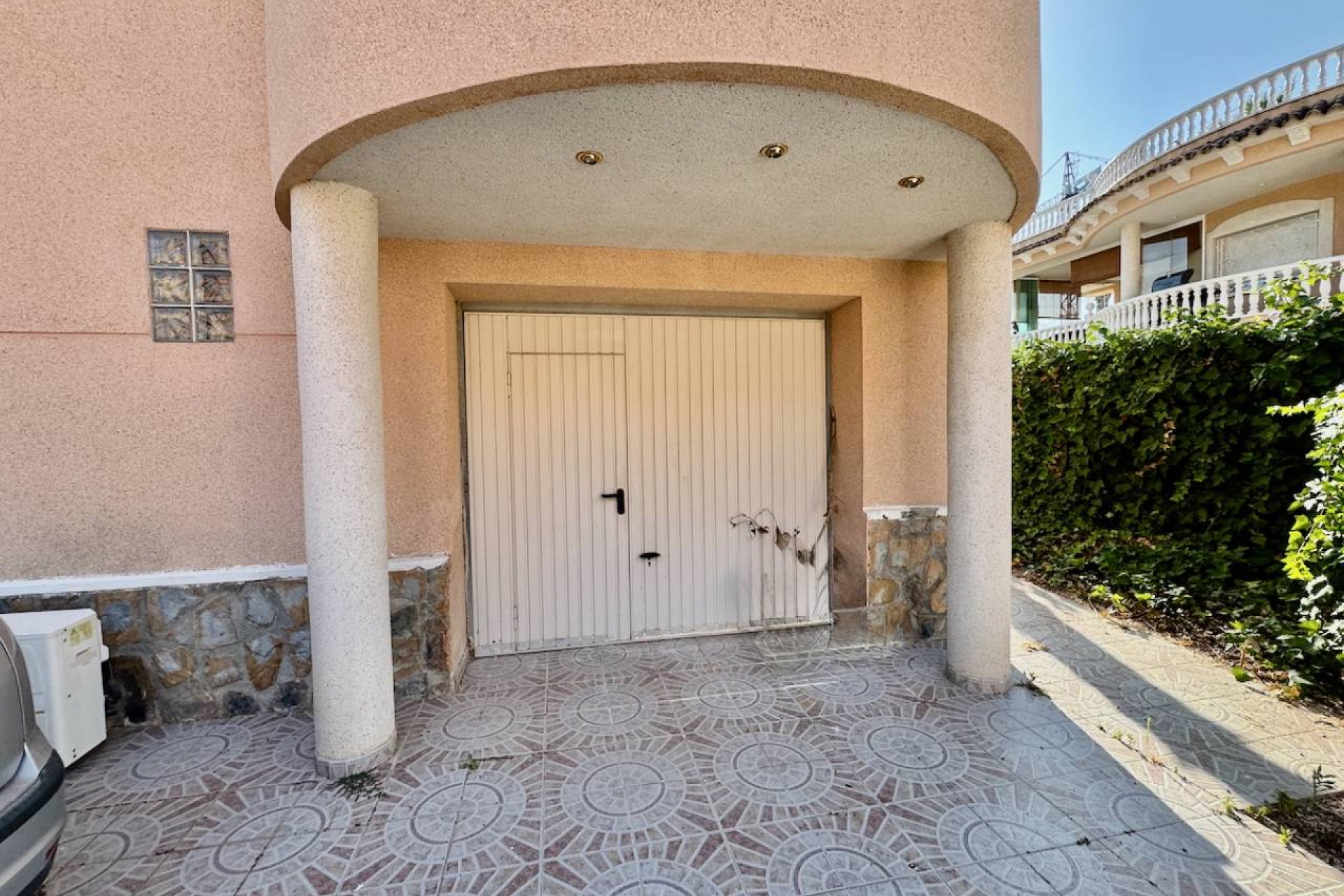 Resale - Villa - Benferri