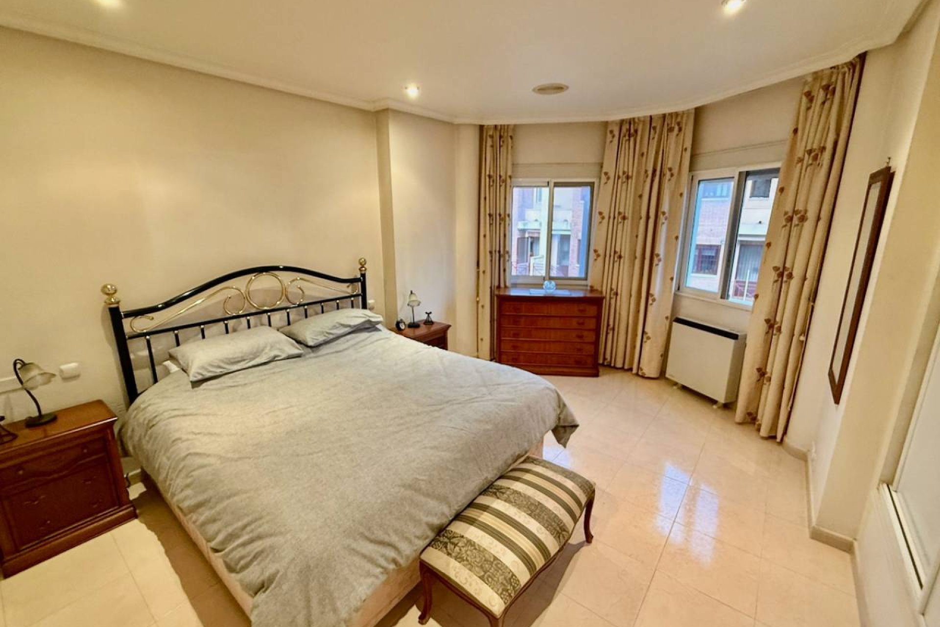 Resale - Villa - Benferri