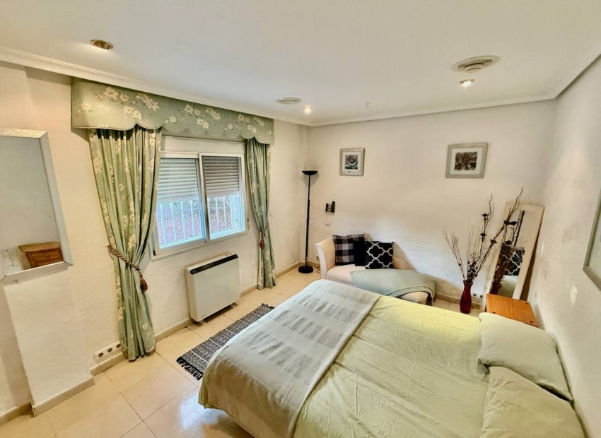 Resale - Villa - Benferri