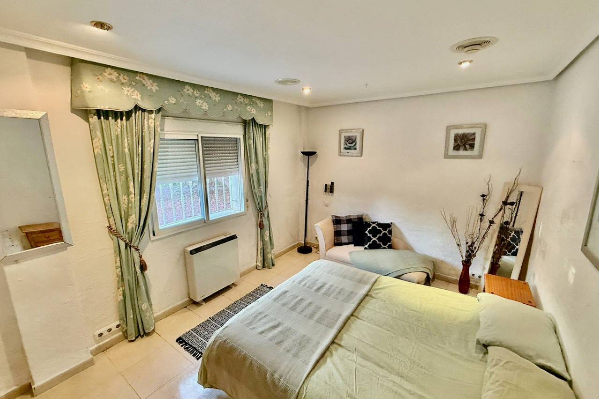 Resale - Villa - Benferri