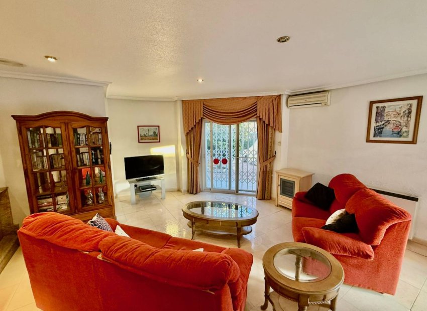 Resale - Villa - Benferri