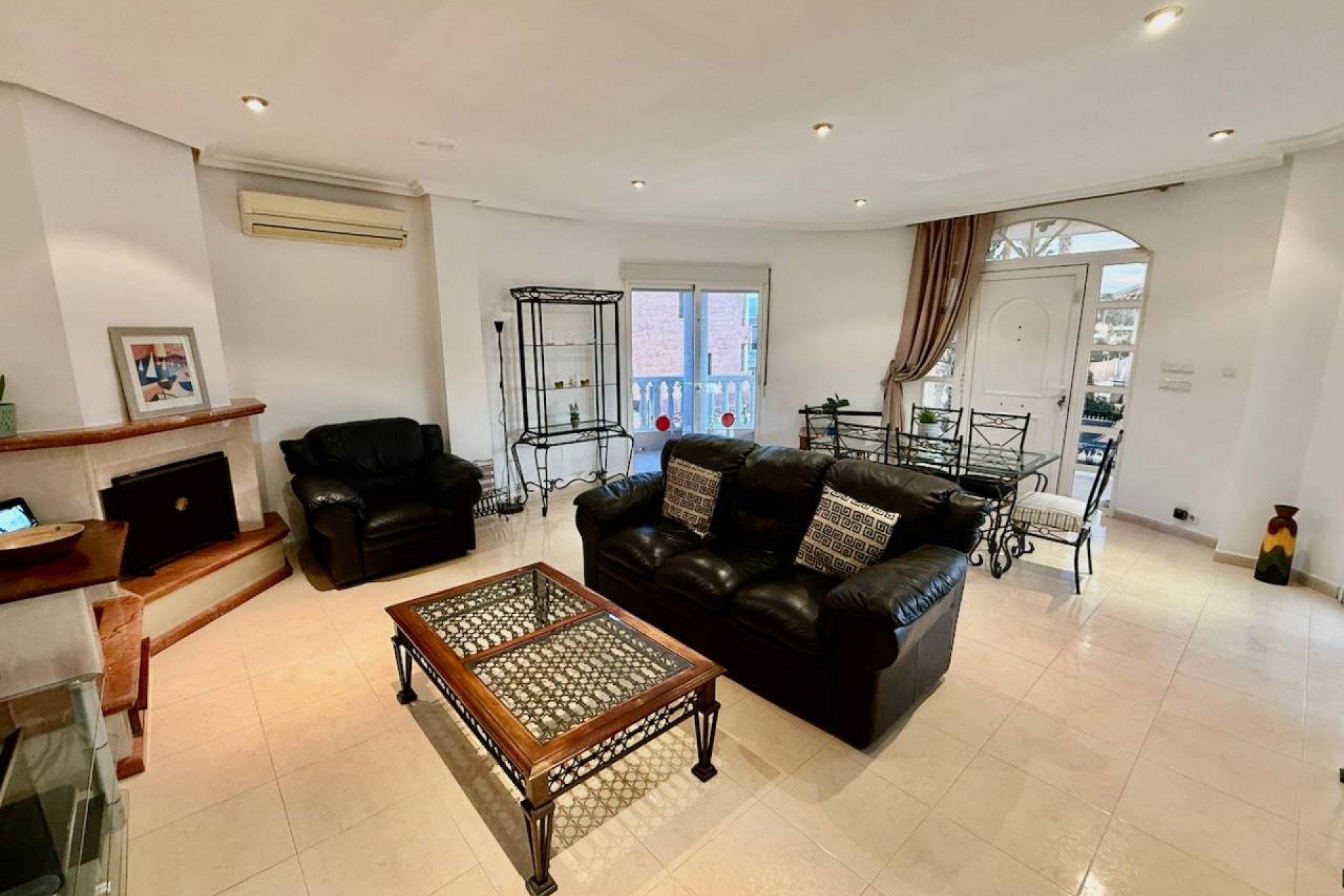 Resale - Villa - Benferri