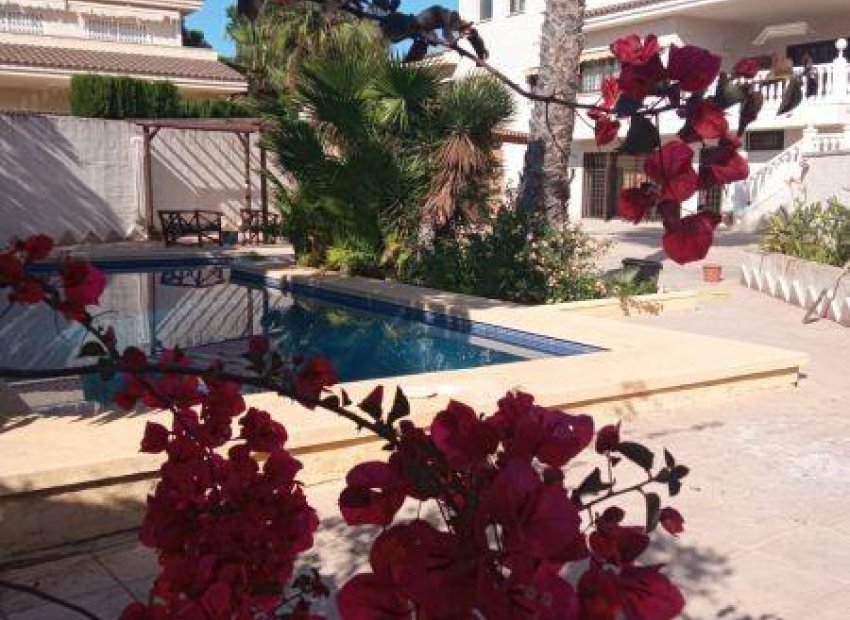 Resale - Villa - Benidorm - Poniente
