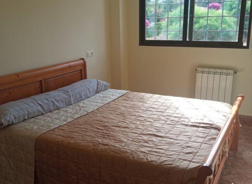 Resale - Villa - Benidorm - Poniente