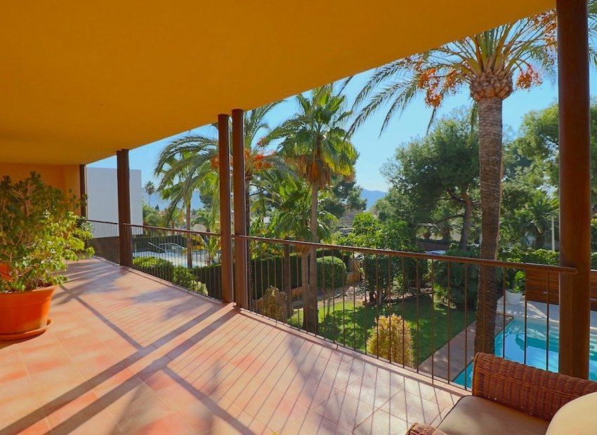 Resale - Villa - Benidorm - Urbanizaciones