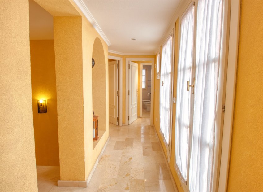 Resale - Villa - Benidorm - Zona de Poniente