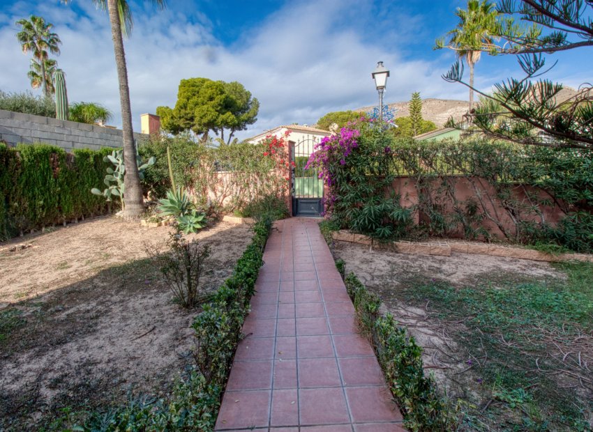 Resale - Villa - Benidorm - Zona de Poniente