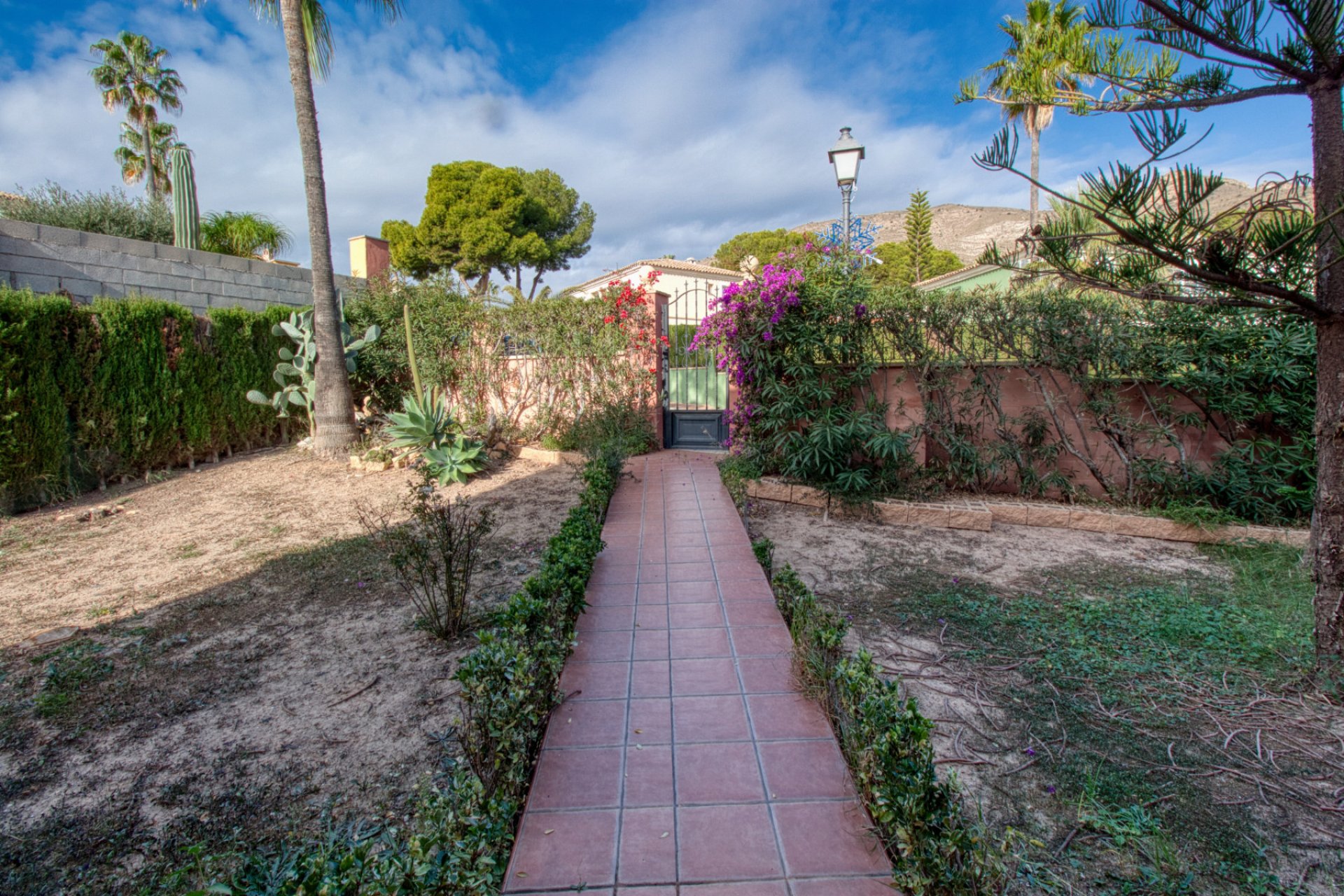 Resale - Villa - Benidorm - Zona de Poniente