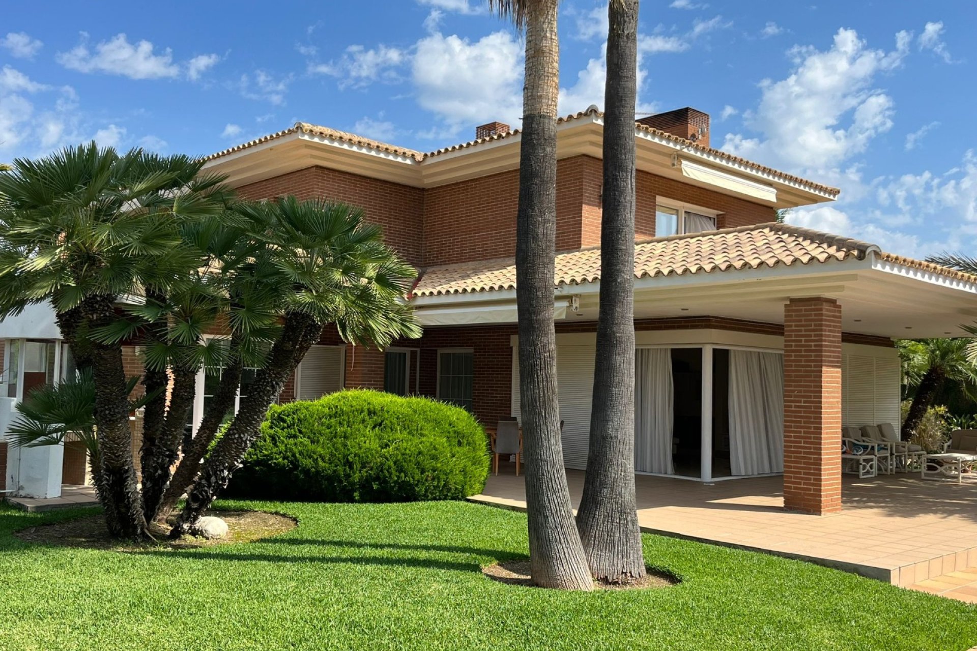 Resale - Villa - Benidorm