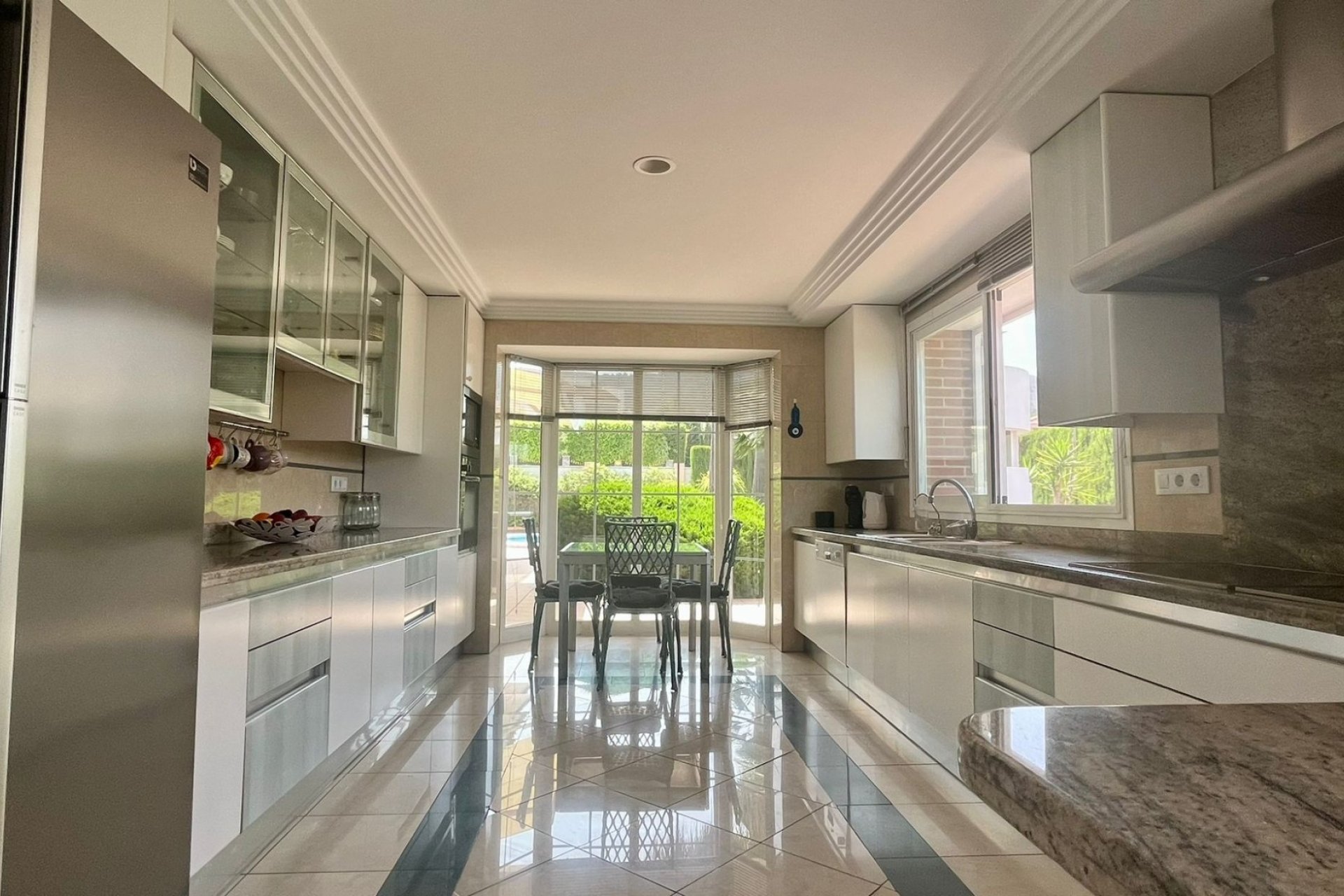 Resale - Villa - Benidorm