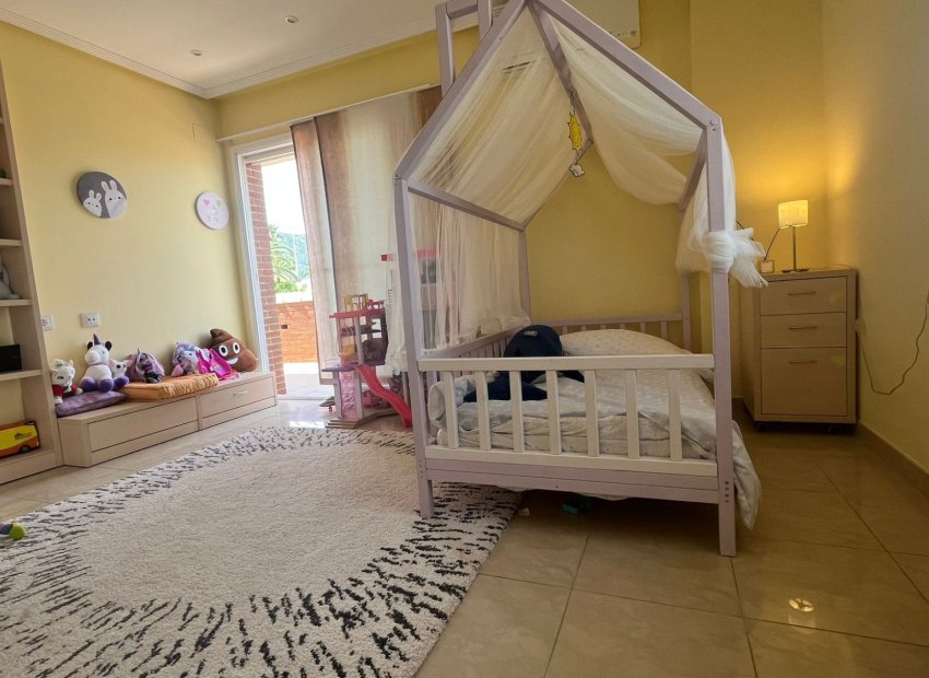 Resale - Villa - Benidorm