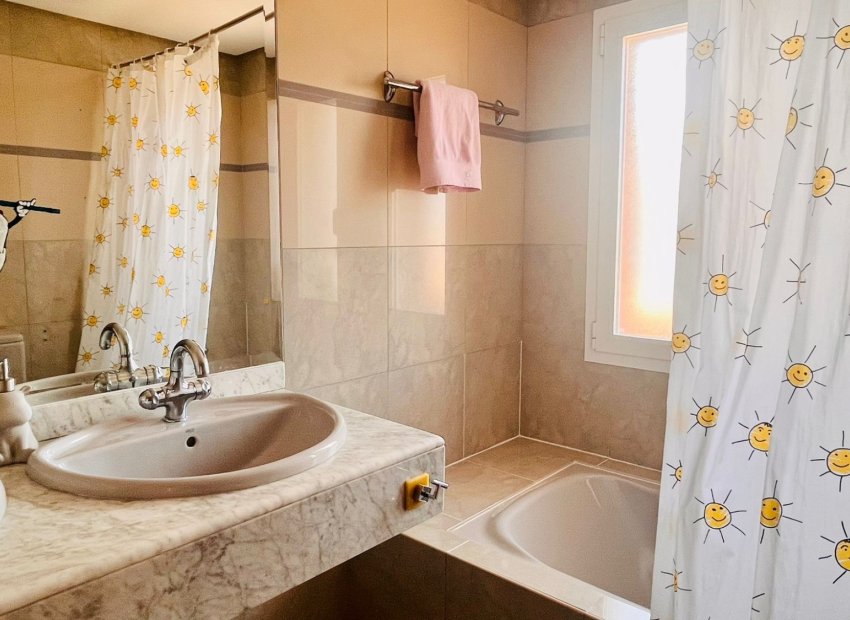 Resale - Villa - Benidorm