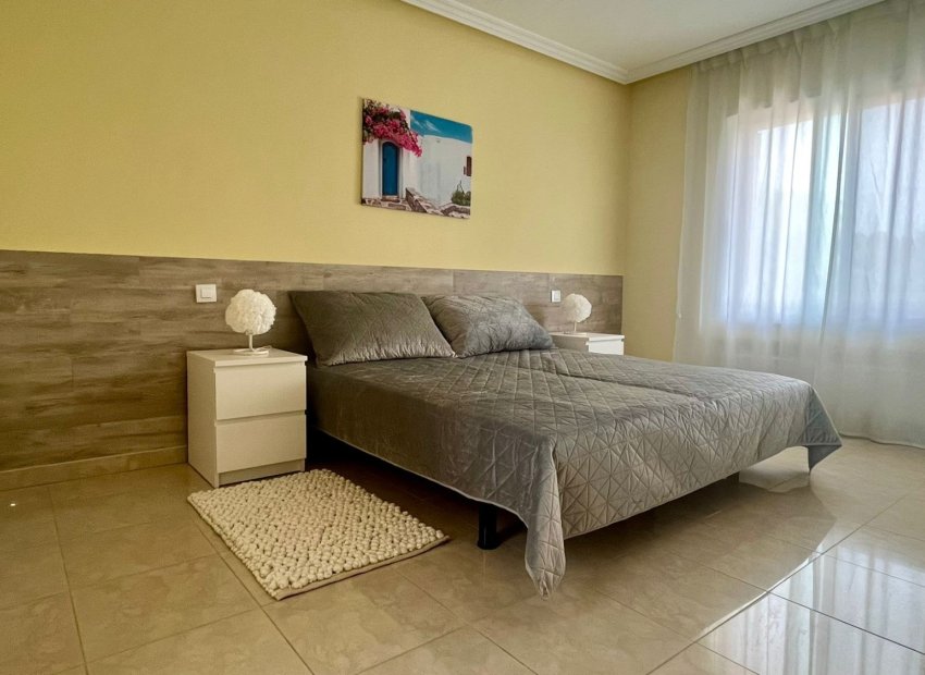 Resale - Villa - Benidorm