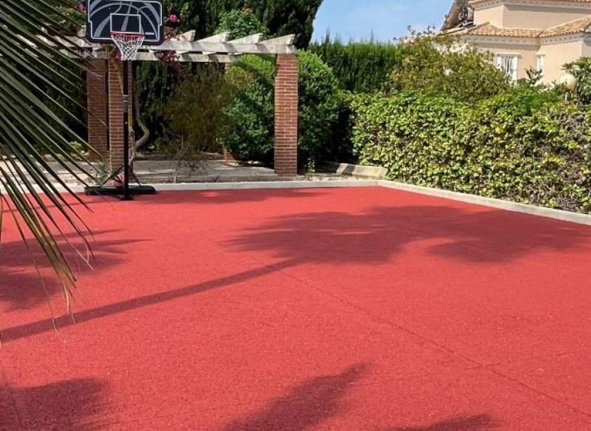 Resale - Villa - Benidorm