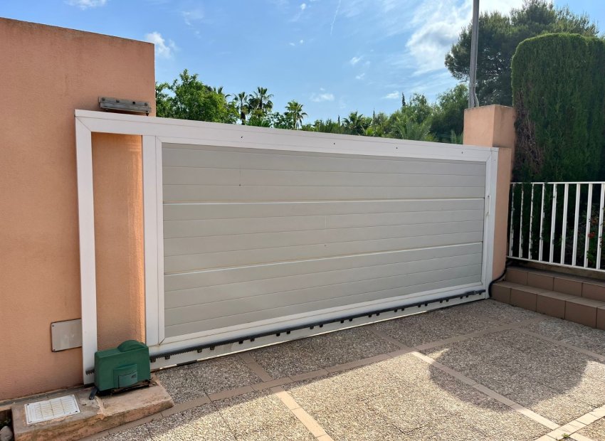 Resale - Villa - Benidorm