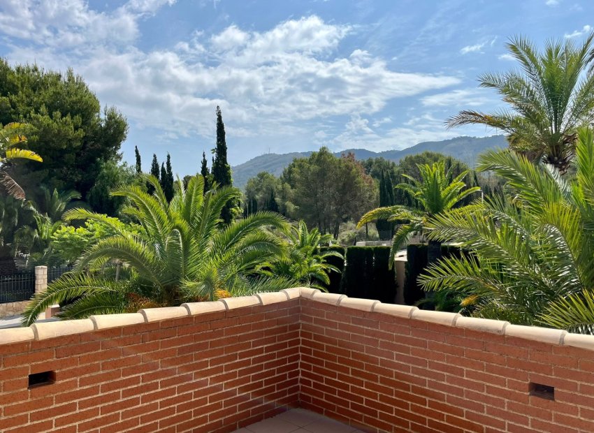 Resale - Villa - Benidorm