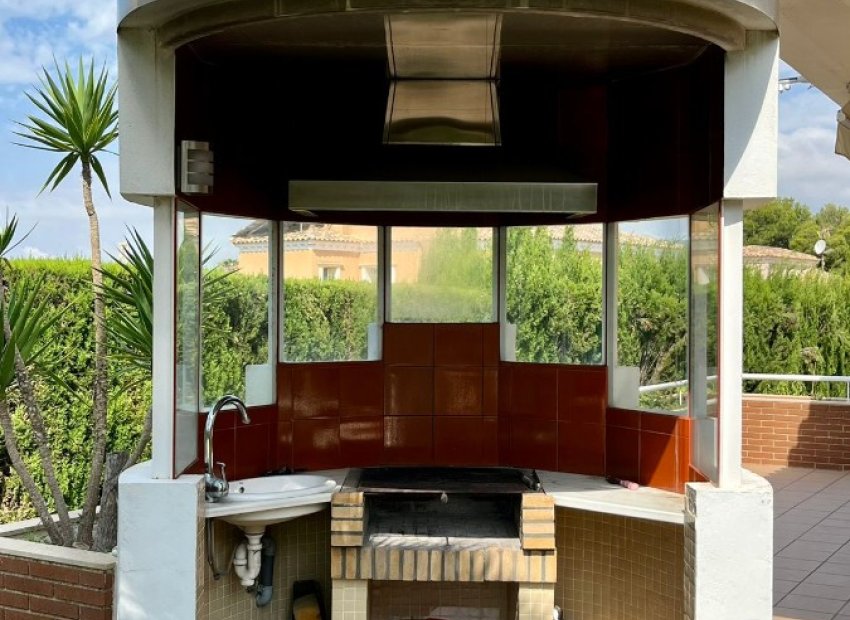 Resale - Villa - Benidorm