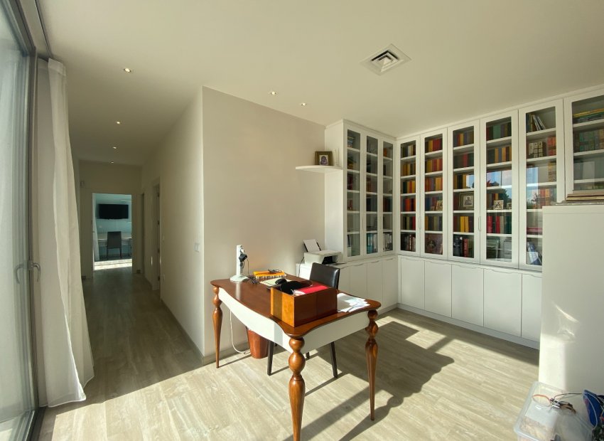 Resale - Villa - Benijofar