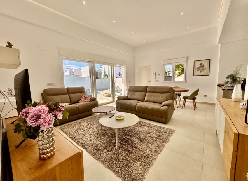 Resale - Villa - Benijofar