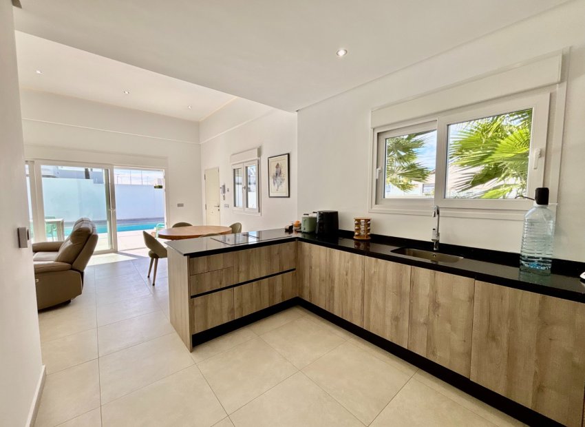 Resale - Villa - Benijofar