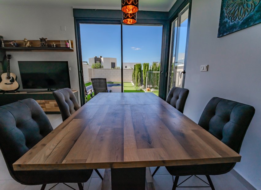 Resale - Villa - Benijofar