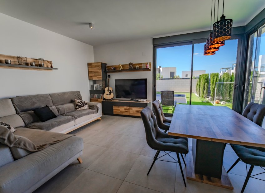 Resale - Villa - Benijofar