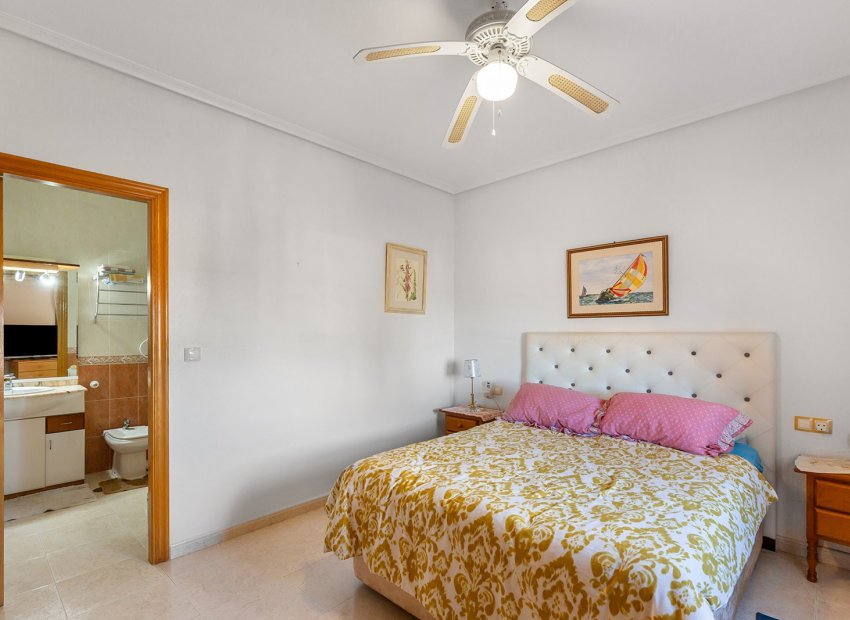 Resale - Villa - Bigastro