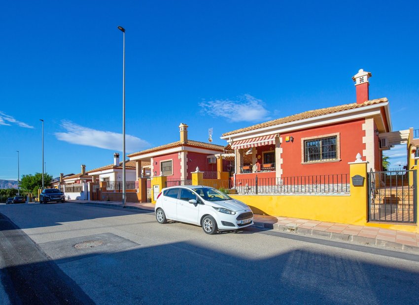 Resale - Villa - Bigastro