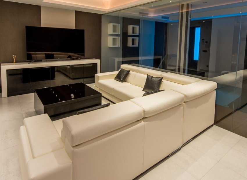 Resale - Villa - Calpe - Zona Puerto Blanco - Maryvilla