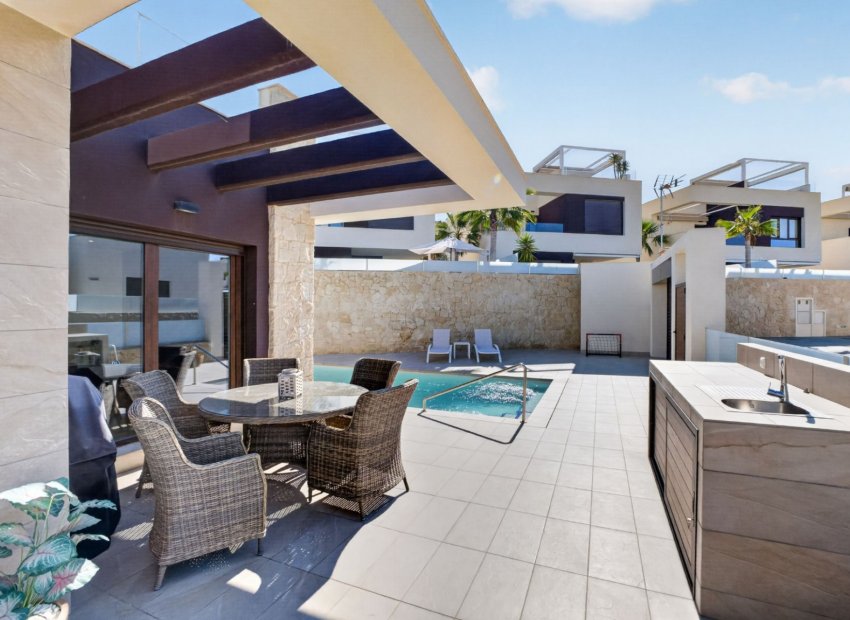 Resale - Villa - Ciudad Quesada - Alicante