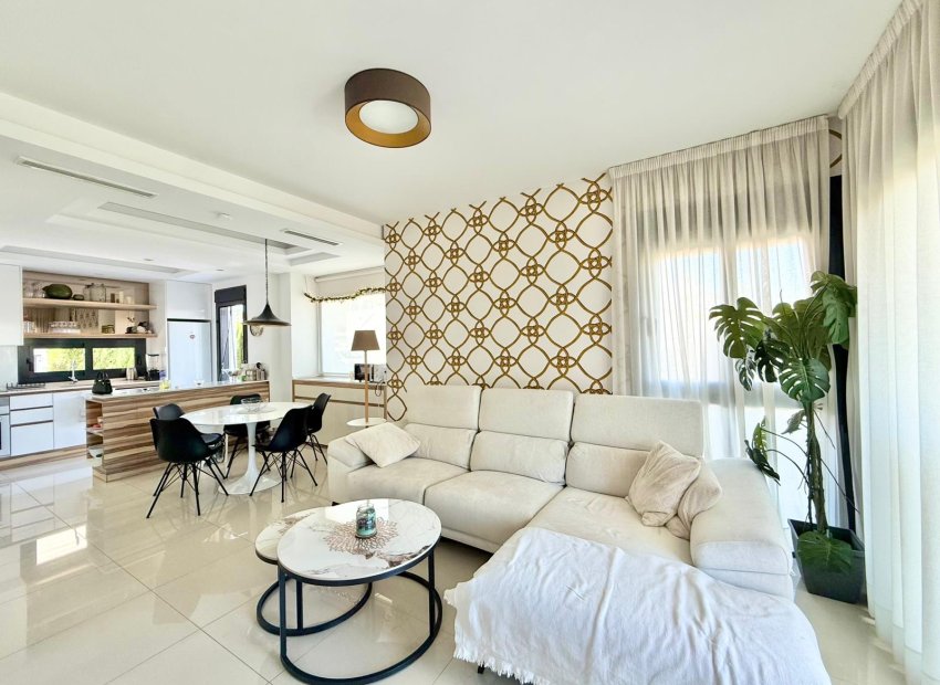 Resale - Villa - Ciudad Quesada - Pueblo Bravo