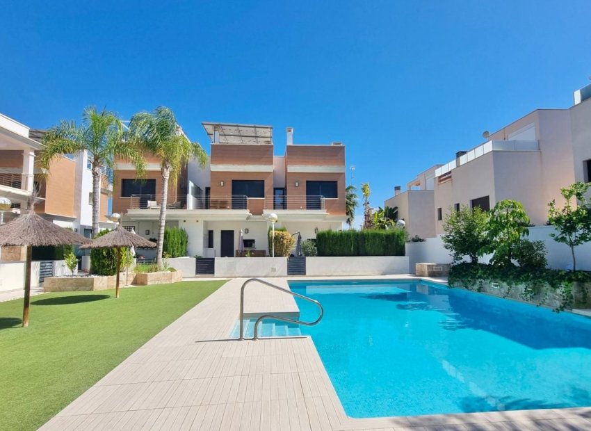 Resale - Villa - Ciudad Quesada - Pueblo Bravo