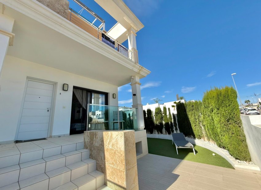 Resale - Villa - Ciudad Quesada - Pueblo Bravo