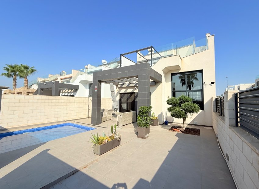 Resale - Villa - Ciudad Quesada - Pueblo Bravo