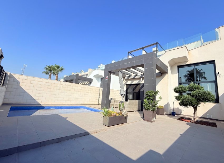Resale - Villa - Ciudad Quesada - Pueblo Bravo