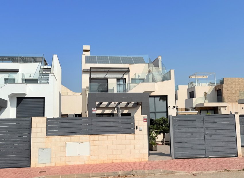 Resale - Villa - Ciudad Quesada - Pueblo Bravo