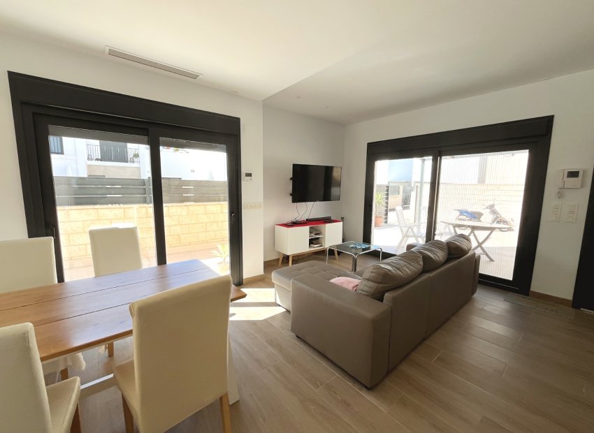 Resale - Villa - Ciudad Quesada - Pueblo Bravo
