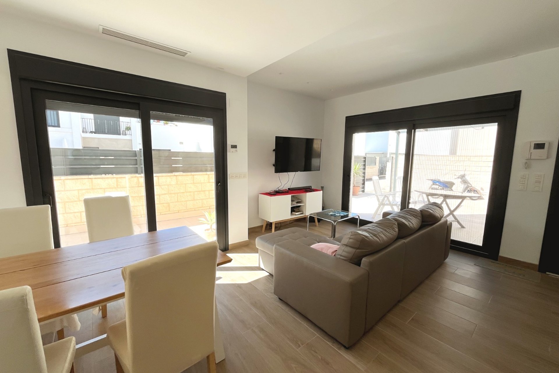 Resale - Villa - Ciudad Quesada - Pueblo Bravo
