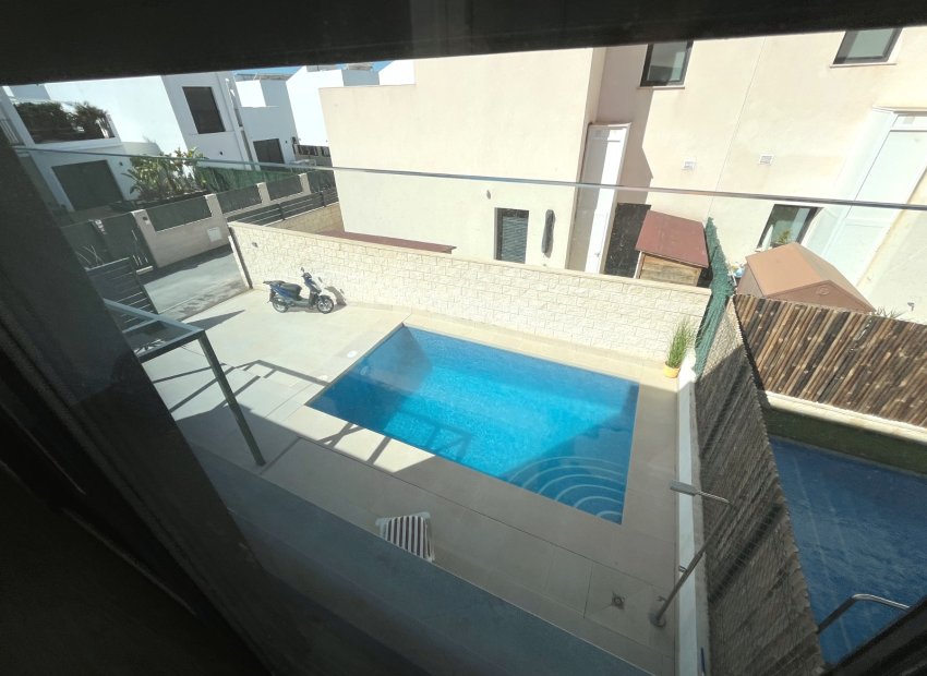 Resale - Villa - Ciudad Quesada - Pueblo Bravo