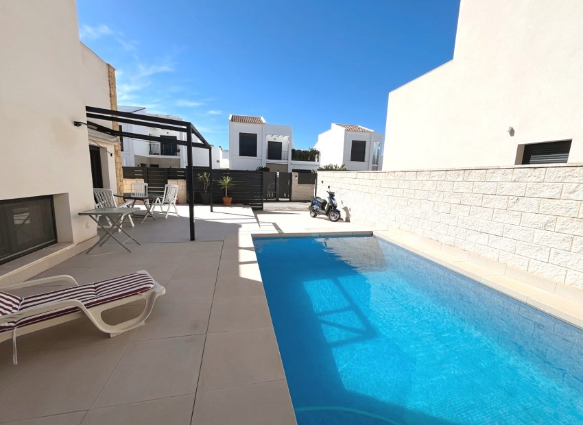 Resale - Villa - Ciudad Quesada - Pueblo Bravo