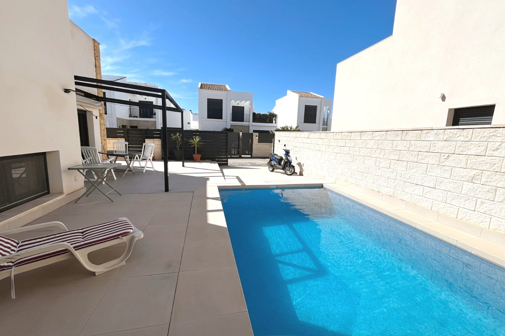 Resale - Villa - Ciudad Quesada - Pueblo Bravo