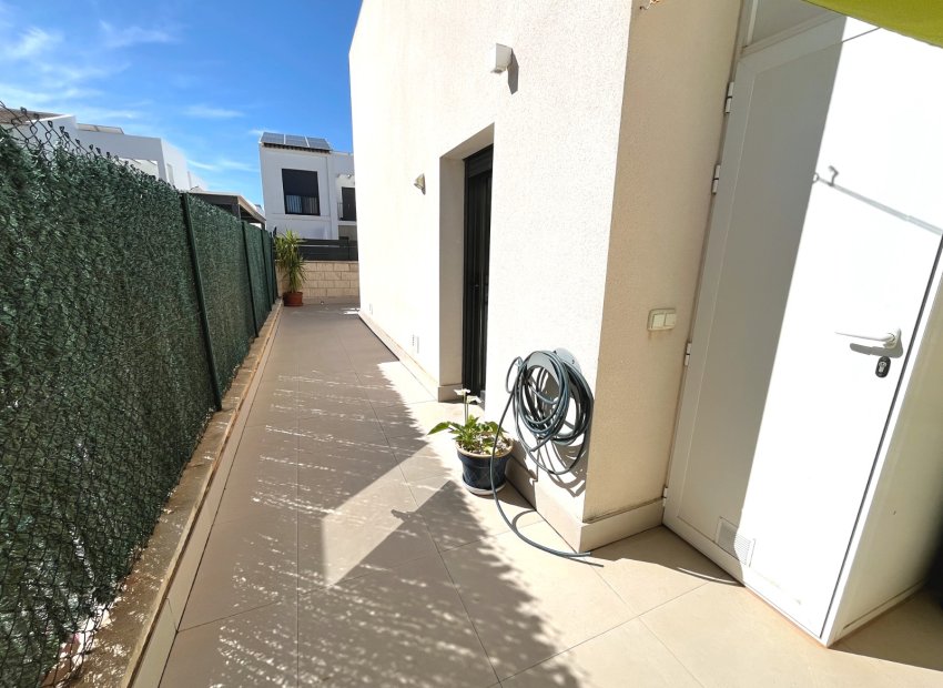 Resale - Villa - Ciudad Quesada - Pueblo Bravo