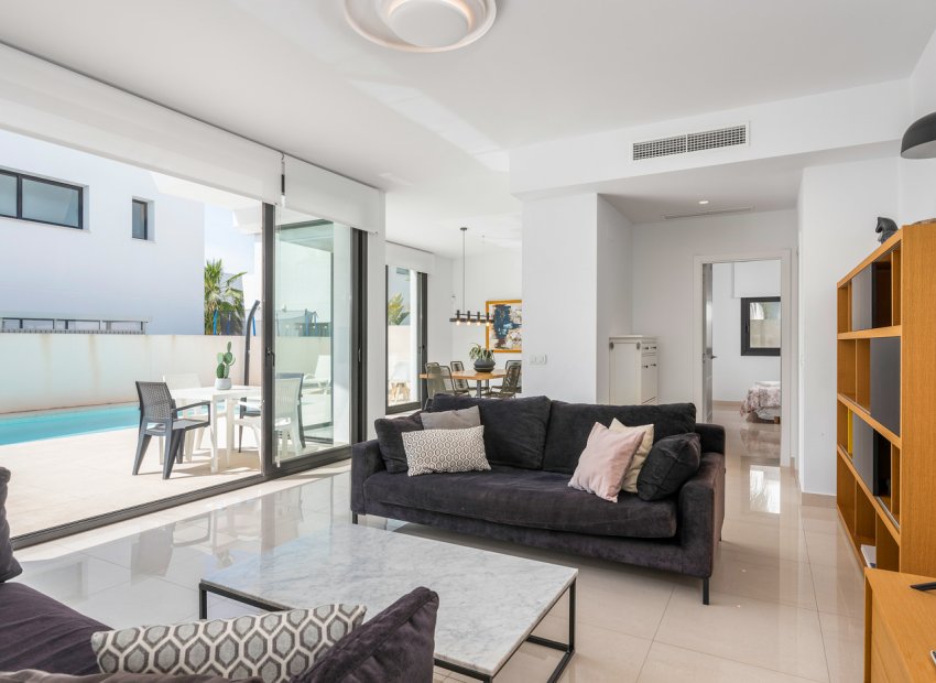 Resale - Villa - Ciudad Quesada