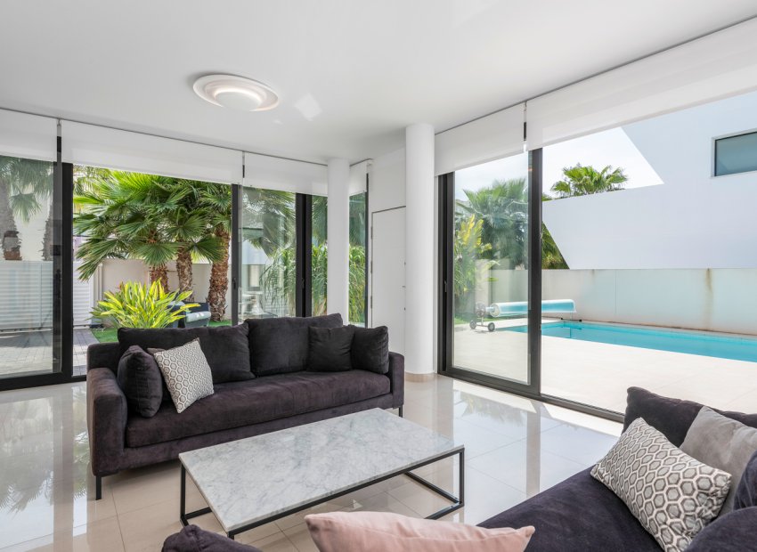 Resale - Villa - Ciudad Quesada