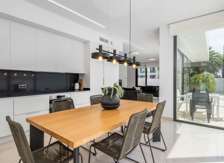 Resale - Villa - Ciudad Quesada